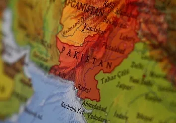 Pakistan'da bombalı saldırı: 2 ölü 11 yaralı