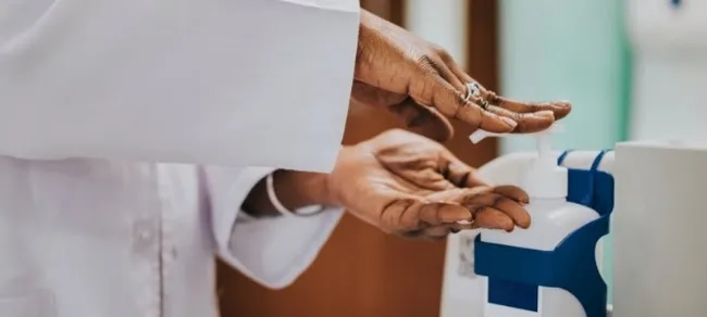 Milyonlarca insanın kullandığı dezenfektan kullanımında kritik uyarı: Kör edebilir