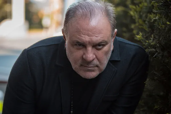 Ünlü oyuncu Burak Sergen yoğun bakıma alındı!