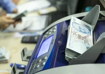 Bankadan pazara! Para sayma makinesi satışında patlama