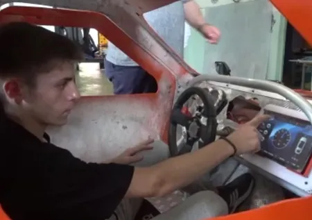 Liseli öğrenciler ürettikleri 'Safrantech' adlı elektrikli otomobille TEKNOFEST'te yarışacak🚗