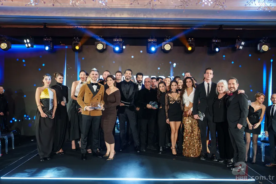 GQ Türkiye Men Of The Year’da şıklık yarışı! Sahneye damga vurdular 23