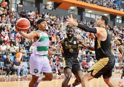 Trabzonspor, Bursaspor Basketbol’u 82-76 yendi: Bordo-mavililer Basketbol Süper Ligi’nde galibiyetle başladı