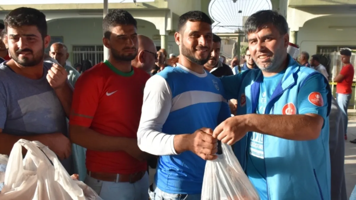 Türkiye Diyanet Vakfı Kerkük'te kurban eti dağıttı