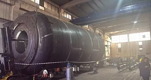 3 tonluk sac levhanın altında kaldılar