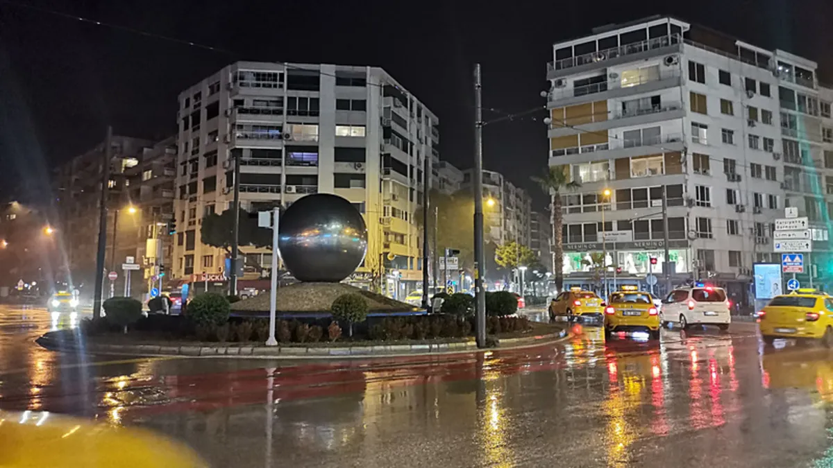 CANLI | Balıkesir'de 5,1 büyüklüğünde deprem! İstanbul ve çevre illerde hissedildi