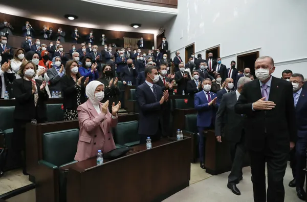 son-dakika-ak-parti-grup-toplantisi-baskan-erdogandan-onemli-aciklamalar-1640164760612.jpg Son dakika: AK Parti Grup Toplantısı | Başkan Erdoğan: Kur korumalı mevduat sistemi amacına ulaştı - 2