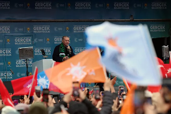 baskan-erdogandan-kiliste-onemli-aciklamalar-chpye-balya-balya-para-ayari-kule-yapmak-disinda-bir-icraatlari-y-1711040704959.jpg Başkan Erdoğan'dan Kilis'te önemli açıklamalar! CHP'ye balya balya para ayarı: Kule yapmak dışında bir icraatları yok - 11