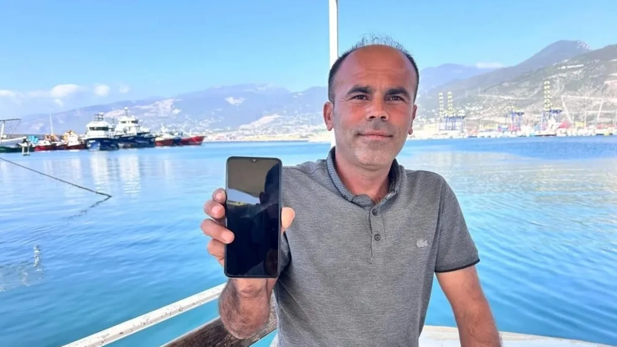 Hatay'da ilginç olay! OItasına 2.5 metrelik köpekbalığı takıldı