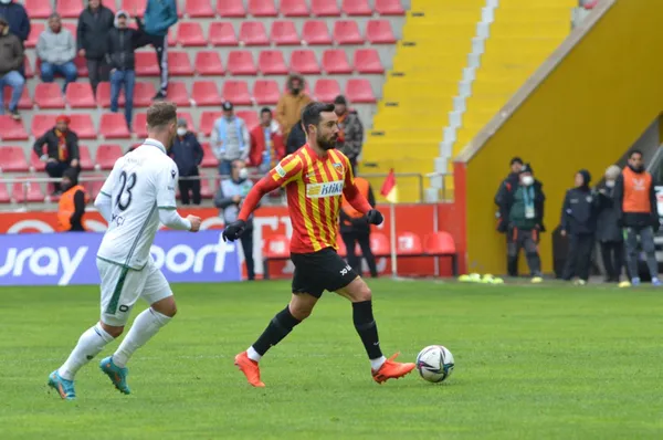 canli-kayserispor-konyaspor-maci-canli-anlatim-izle-1647176428921.jpg Konyaspor deplasmanda Kayserispor'u 3-2 mağlup etti - 4