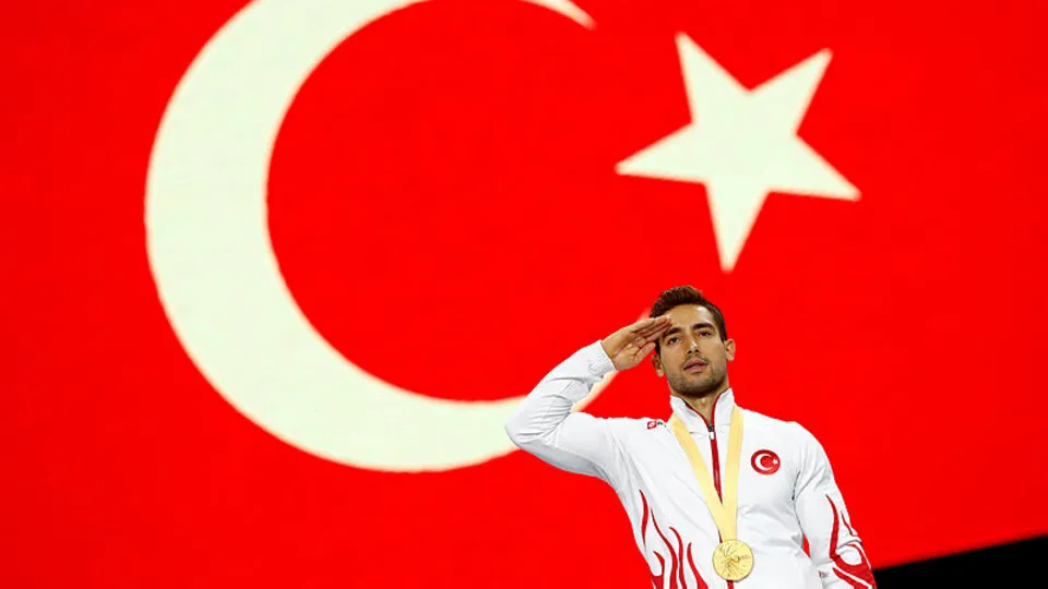 Başkan Erdoğan’dan tarihe geçen İbrahim Çolak’a tebrik telefonu