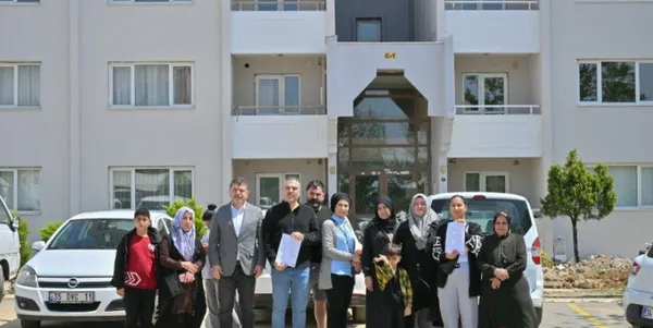 İzmir Büyükşehir Belediyesi de 224 depremzedeye kapıyı gösterdi! Başkan Erdoğan sahip çıktı