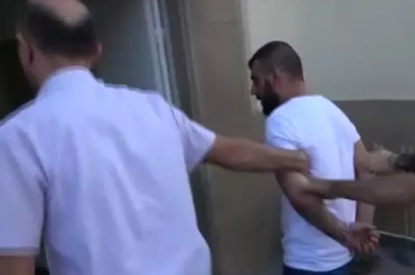 kayseride-eski-esini-vuran-caniden-sok-sozler-bu-fragmandi-daha-cehennemi-yasayacaksin-1663249812972.jpg Kayseri’de eski eşini vuran caniden şok sözler! “Bu fragmandı, daha cehennemi yaşayacaksın” - 3