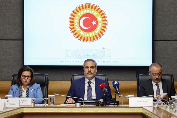 bakan-fidan-tbmm-disisleri-komisyonunu-bilgilendirdi-1721922514498.jpeg Dışişleri Bakanı Hakan Fidan TBMM Dışişleri Komisyonunu bilgilendirdi - 1