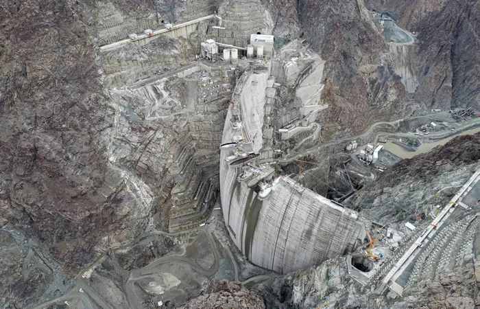 Yusufeli Barajı’nda gövde yüksekliği 275 metreye ulaştı!