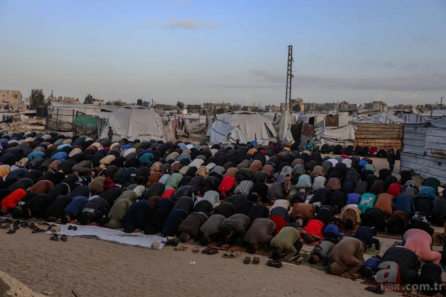 Gazze'de bayram namazı: Üç yıl sonra bir ilk 3