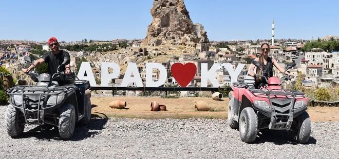 Maria ile Mustafa’nın yıldızlarının safari keyfi! Kapadokya’nın eşsiz doğasında...