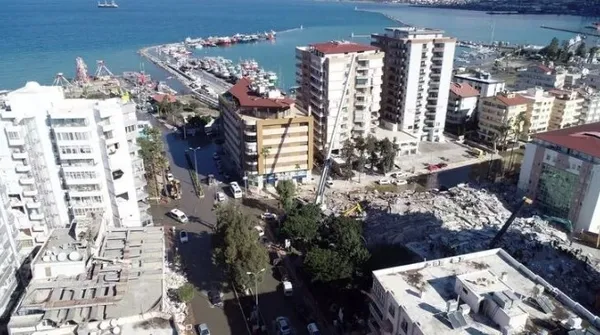 iskenderun-limani-yangin-son-dakika-iskenderun-limaninda-cikan-yangin-sonduruldu-mu-8-subat-son-durum-ne-1675851768622.jpg İskenderun Limanı YANGIN SON DAKİKA | İskenderun Limanı'nda çıkan yangın söndürüldü mü, 8 ŞUBAT son durum ne? - 6