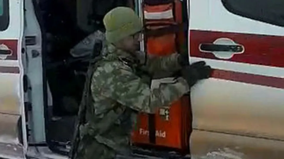 Siirt’te ambulans kara saplandı, yardıma Mehmetçik koştu |Video