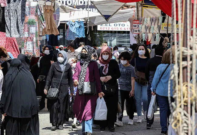 Bilim Kurulu üyesi Prof. Dr. Yeşim Taşova: Hastaneye yatışların önemli kısmı 50 yaş altı - 3