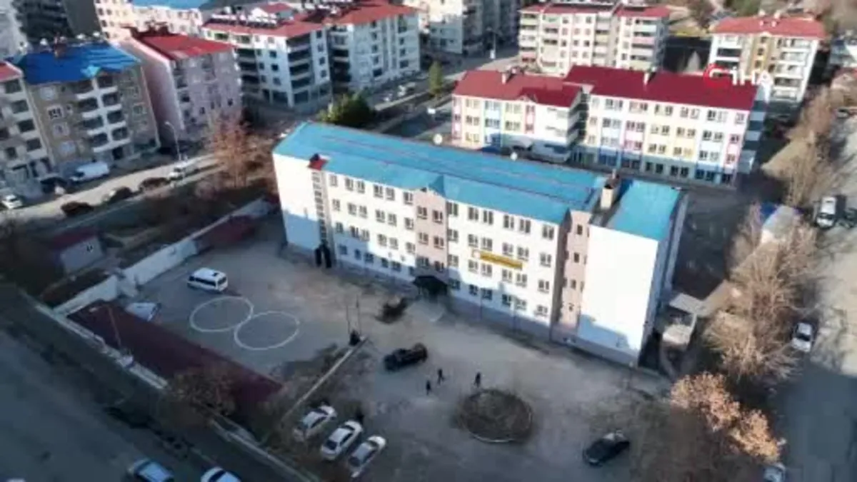 Tunceli'de depreme karşı binalarda güçlendirme çalışmaları sürüyor