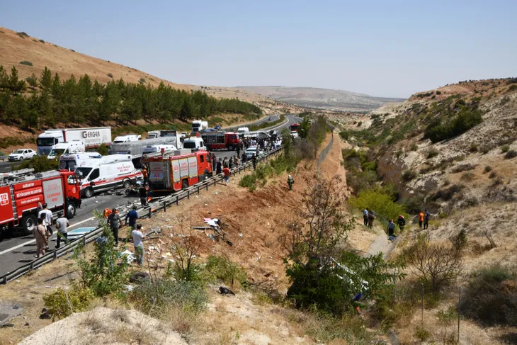 Gaziantep'te 15 kişinin öldüğü kazanın sebebi aşırı hız! 307 metre fren yapmış, takometre 130'da takılı kalmış