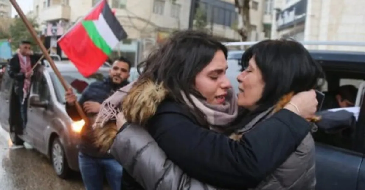 İsrailli 3 esir böyle teslim edildi! İşte o anlar