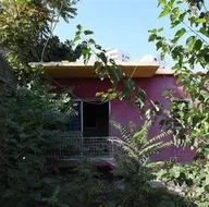 Mersinde gizemli kazı! Kırmızı ev uydu görüntülerine kapatıldı