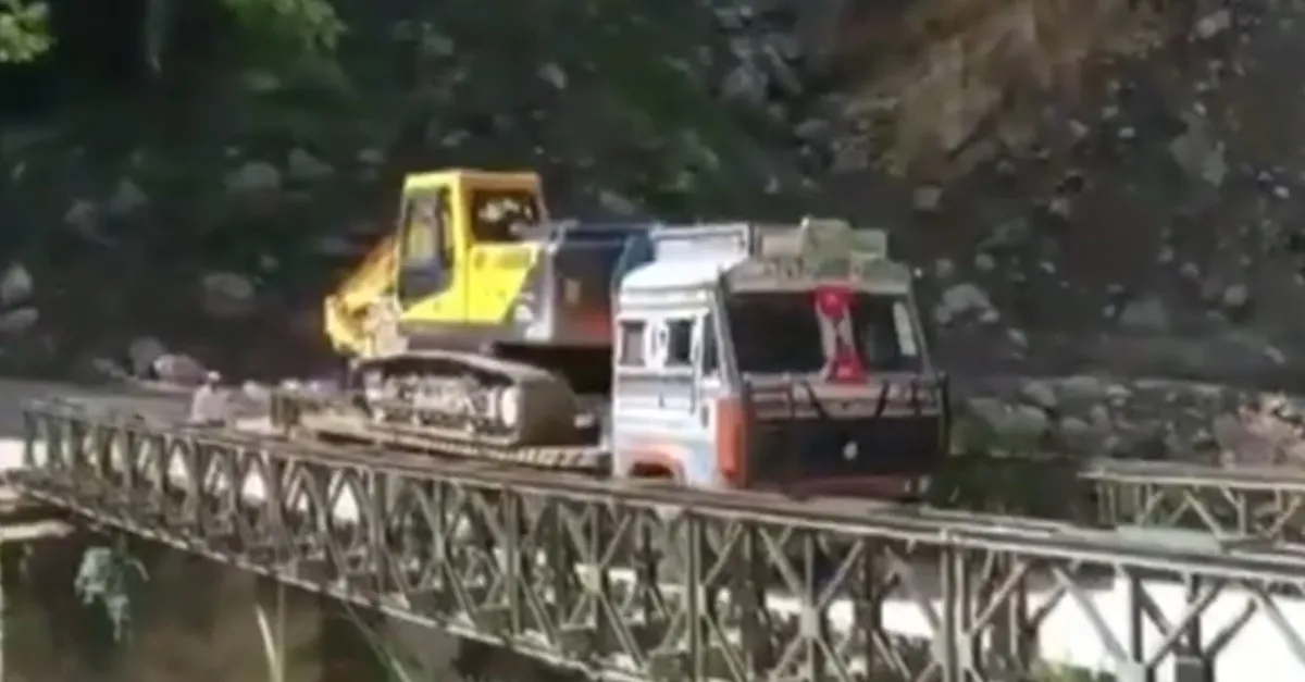 Son dakika: Köprü daha fazla dayanamadı facia böyle geldi! Dehşet anları kamerada |Video