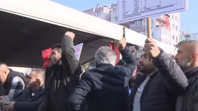 İzmir’de Kılıçdaroğlu’na protesto