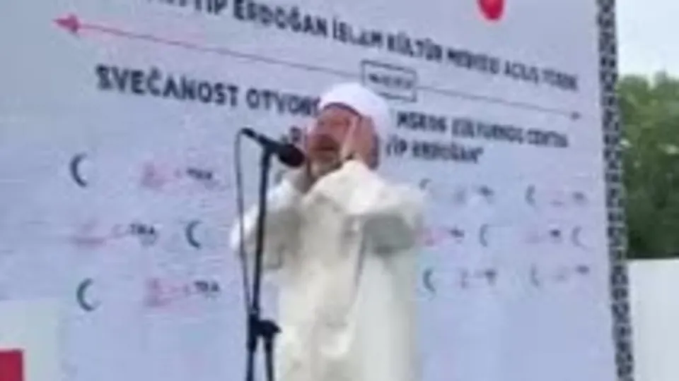 Diyanet İşleri Başkanı Prof. Dr. Ali Erbaş İslam kültür merkezi açılışında ezan okudu