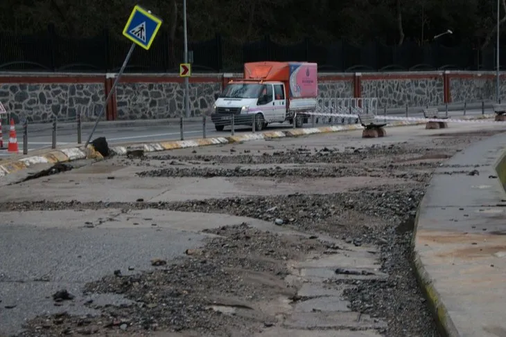 Sarıyer Tarabya sahilinde yol çöktü