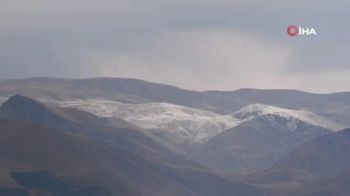 Palandöken’e mevsimin ilk karı yağı