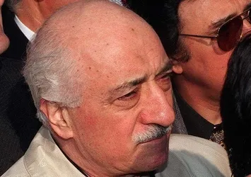 FETÖ elebaşı Fetullah Gülen'e tutuklamaya yönelik bir yakalama kararı da İzmir'den çıkarıldı