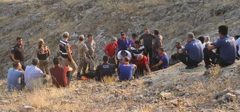 Elazığ'da TV ekibi mahsur kaldı, tüm ekipler seferber oldu