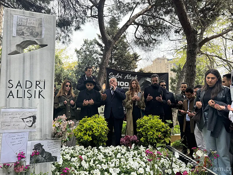 Sadri Alışık doğumunun 100. yılında mezarı başında anıldı 5