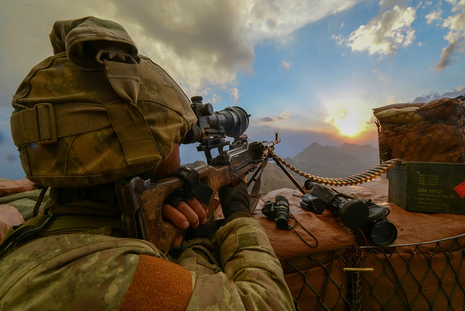 Son dakika haberi: MSB: Fırat Kalkanı bölgesine 2 PKK-YPG'lı öldürüldü