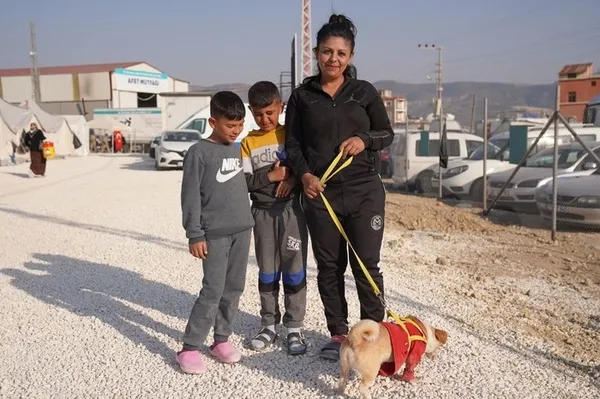 1677746039894.jpg Hatay’da anne ve 3 çocuğunu böyle kurtardı! “Onun sayesinde hayattayız” - 3