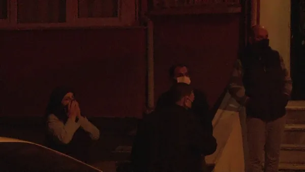 1615694118979.jpg Komşuları kötü kokudan şikayetçi oldu! Acı gerçek balkondan girilince ortaya çıktı! - 4