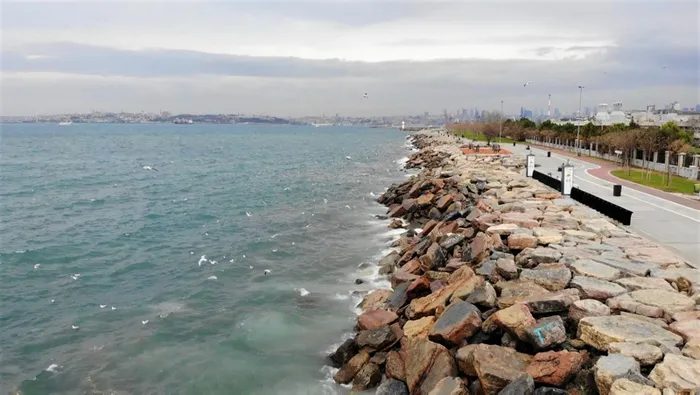 Son dakika: Kadıköy’de İSKİ rezaleti: Arıtma tesisinden bırakılan su denizin rengini değiştirdi! Havadan böyle görüntülendi