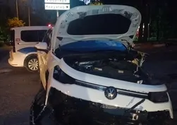 Kadıköy'de iki otomobil çarpıştı: 2 yaralı