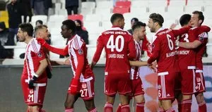 Yiğidolar 3 puanı ilk yarıda aldı