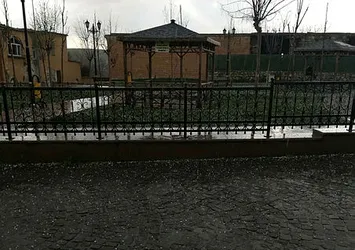 Silvan'da dolu yağışı hayatı felç etti