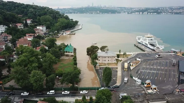 İstanbul Boğazı'na çamurlu su aktı! Havadan böyle görüntülendi