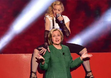 Madonna: Dünyaya rezil oluyoruz!