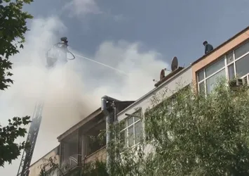İstanbul'da yangın paniği! Dumanlar sokağı kapladı