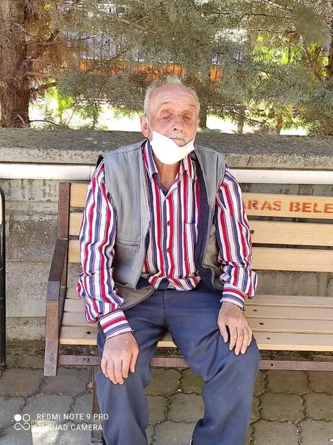 kahramanmarasta-dilencinin-ic-camasirinda-bin-700-lira-cikti-1619074505870.jpg Kahramanmaraş'ta dilencinin iç çamaşırında bin 700 lira çıktı - 1