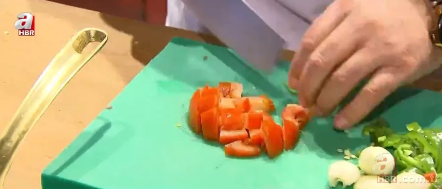 Evde 10 dakikada hazırlanan kebap! Hem pratik hem lezzetli… Kirde kebabı nasıl yapılır? 13