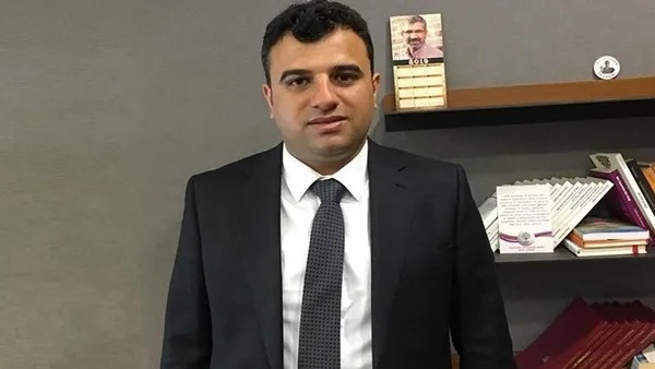 hdpli-omer-ocalandan-istanbul-icin-skandal-ifadeler-istanbul-da-bizim-icin-kurdistandir-1639432187992.jpg HDP'li Ömer Öcalan'dan İstanbul için skandal ifadeler: İstanbul da bizim için Kürdistan'dır - 1