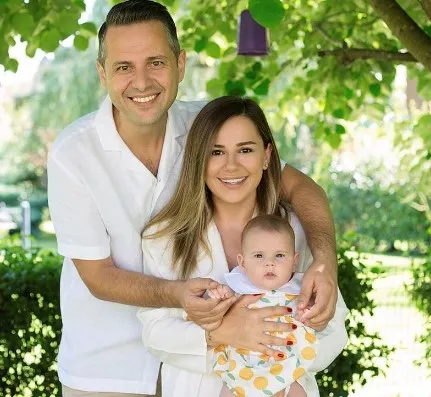 merve-ozbey-paraya-kiydi-ailesi-icin-bakin-ne-yapti-1662282131222.jpg Merve Özbey paraya kıydı! Ailesi için bakın ne yaptı - 2